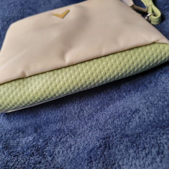 CALLAWAY - Women's Valuables Wristlet Golf Pearl/Ice Green - Picture 4 of 4